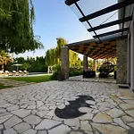 Villa Black White