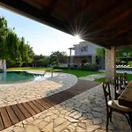 Black White Villa Dassia (Corfu)