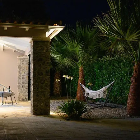 Black White Dassia (Corfu)