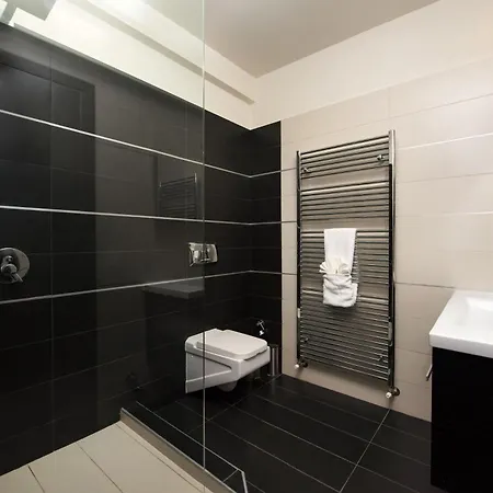 Black White וילה *