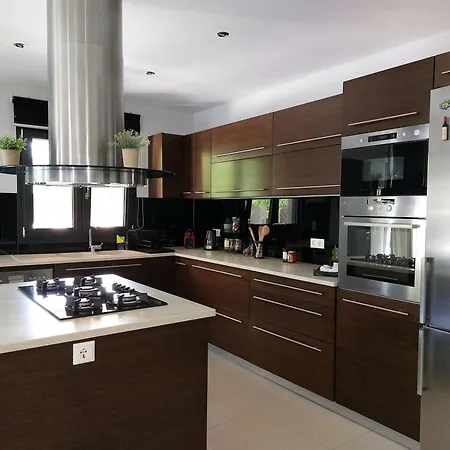 Black White Villa