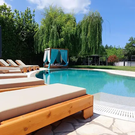 Villa Black White Dassia (Corfu)