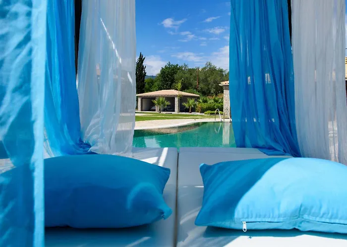 Black White Villa Dassia (Corfu)